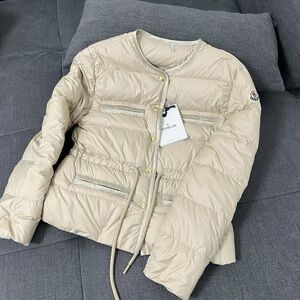 Moncler. Women. Size 3，Echione Short Down Jacket - Beige